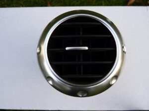 Luchtrooster Audi TT regelbaar zwart met aluminium