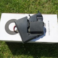 Accu afdekkap zwart incl 12V verdeler